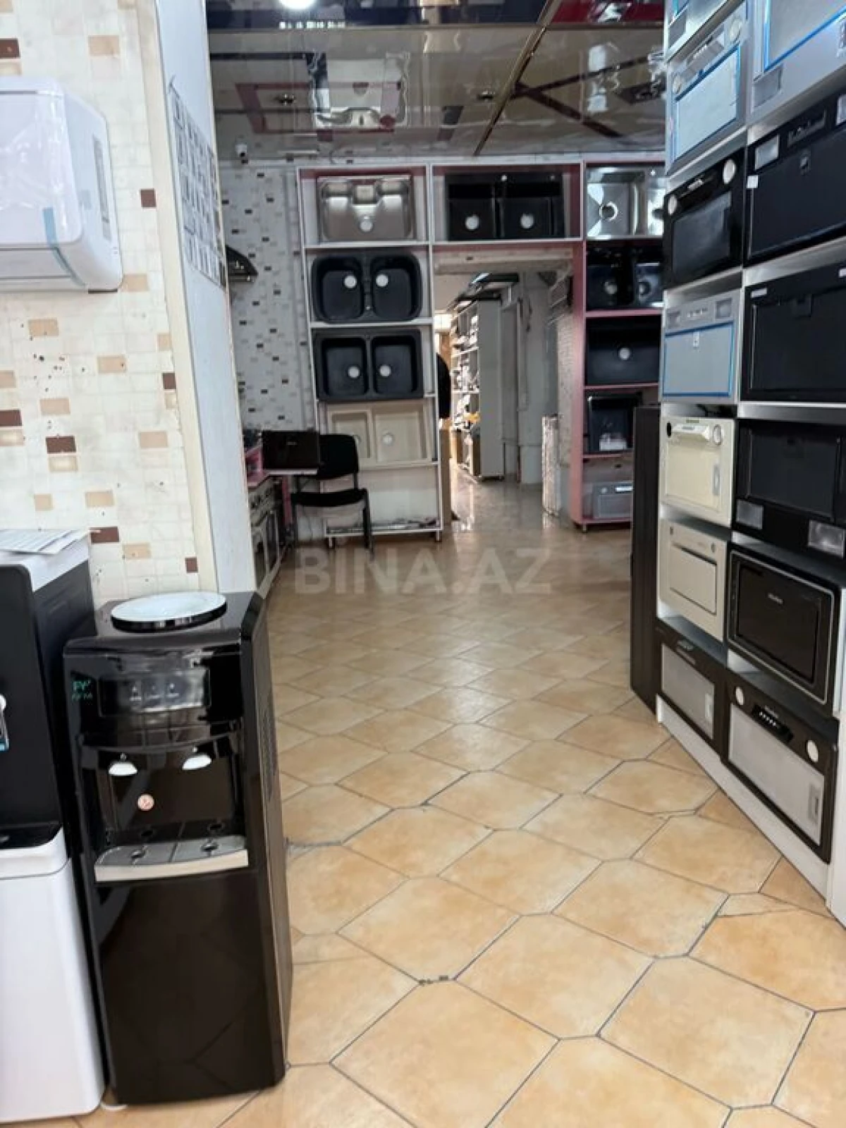 Satılır obyekt 300 m²