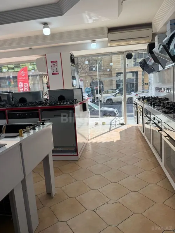 Satılır obyekt 300 m²