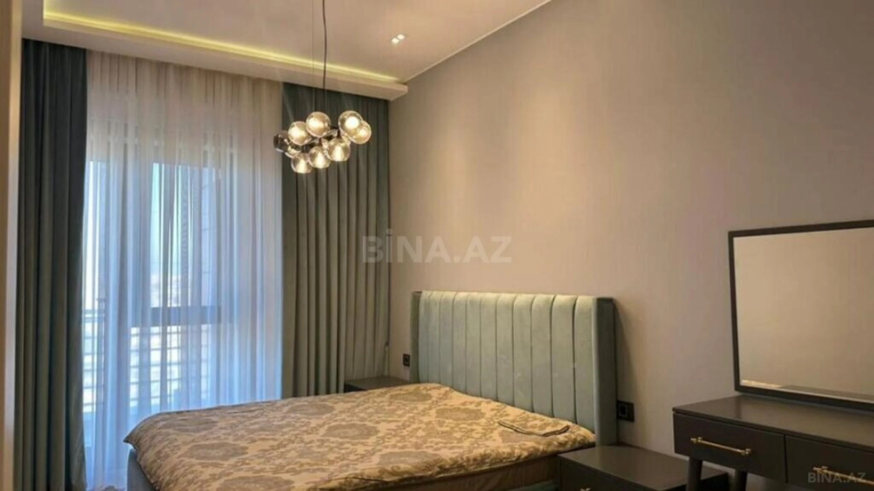 Satılır 3 otaqlı mənzil 120 m²