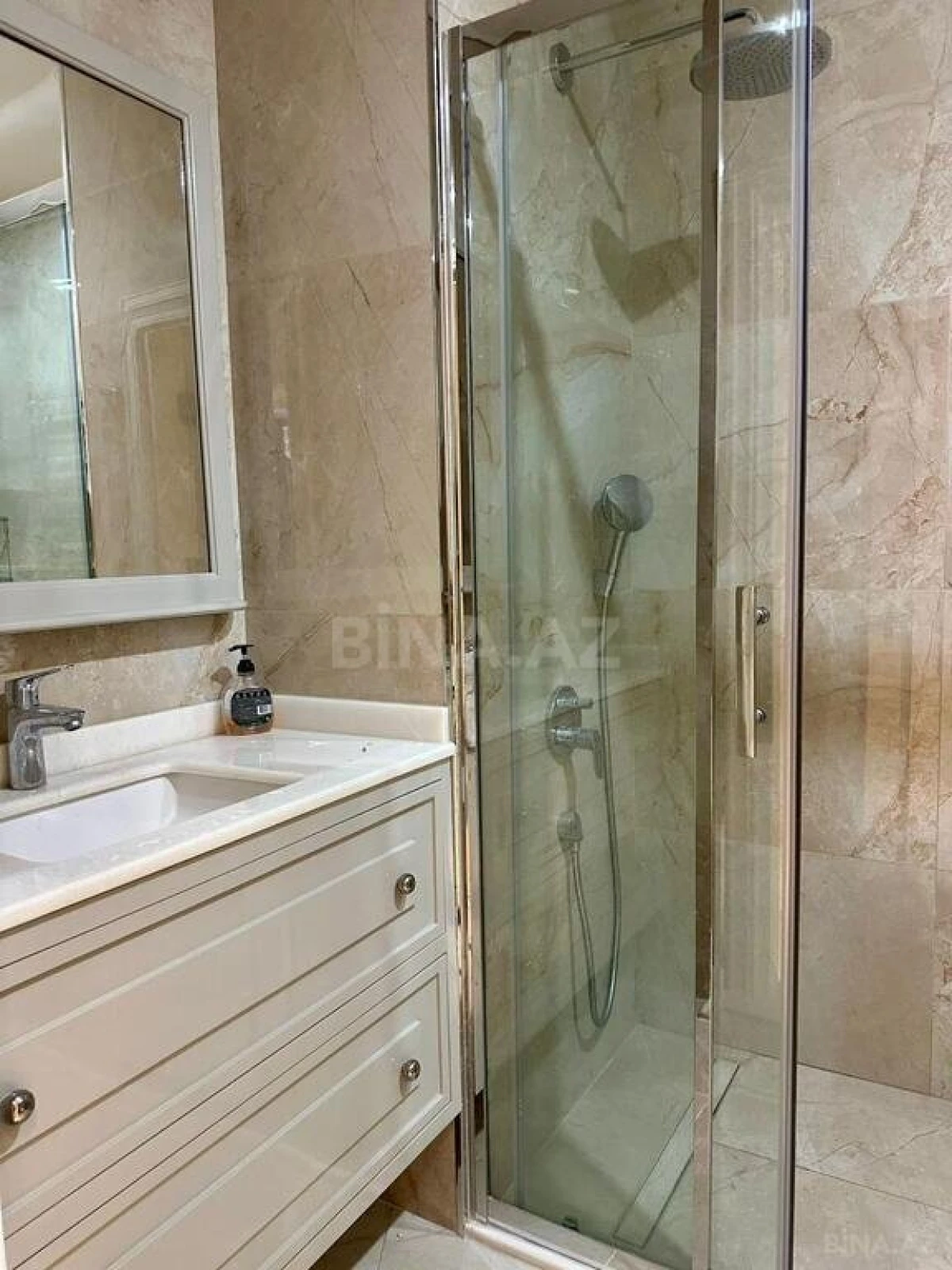 Satılır 3 otaqlı mənzil 120 m²