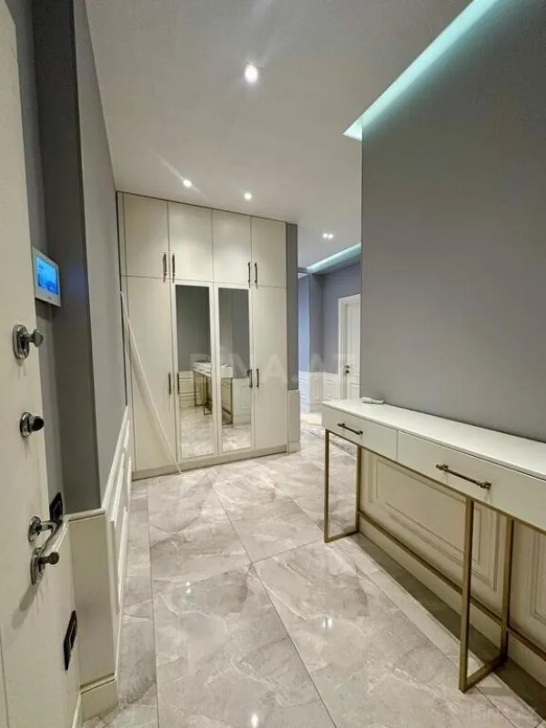 Satılır 3 otaqlı mənzil 120 m²