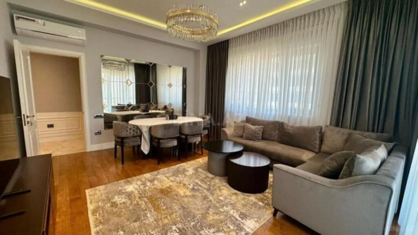 Satılır 3 otaqlı mənzil 120 m²