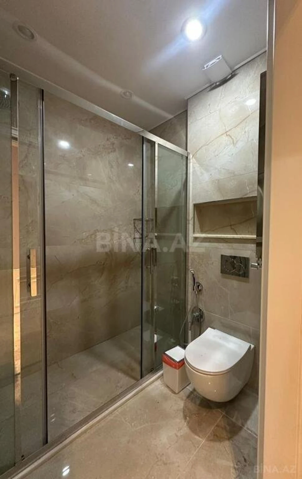 Satılır 3 otaqlı mənzil 120 m²
