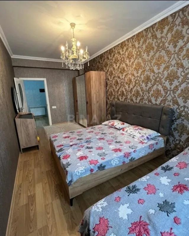 Satılır 2 otaqlı mənzil 82 m²