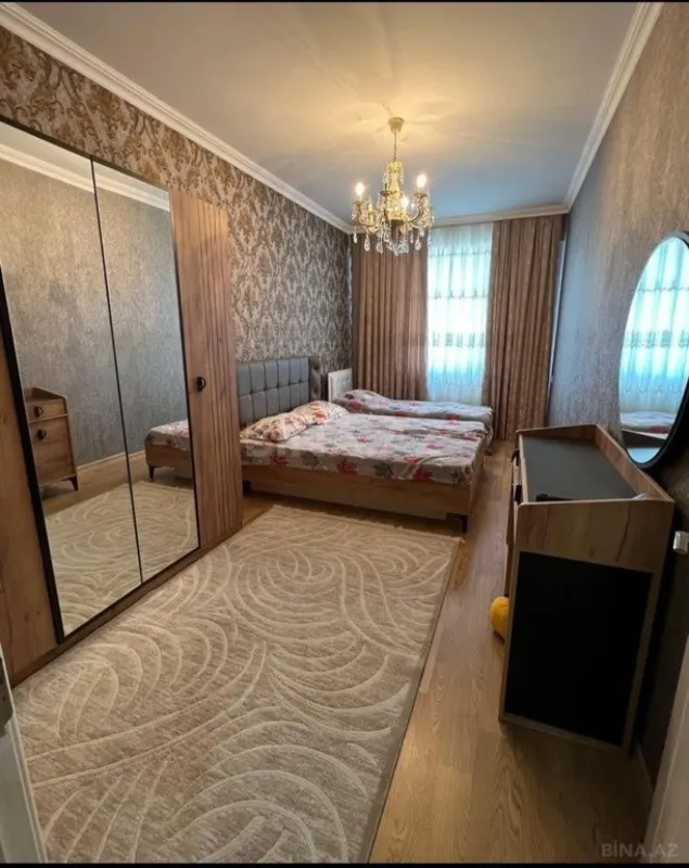 Satılır 2 otaqlı mənzil 82 m²