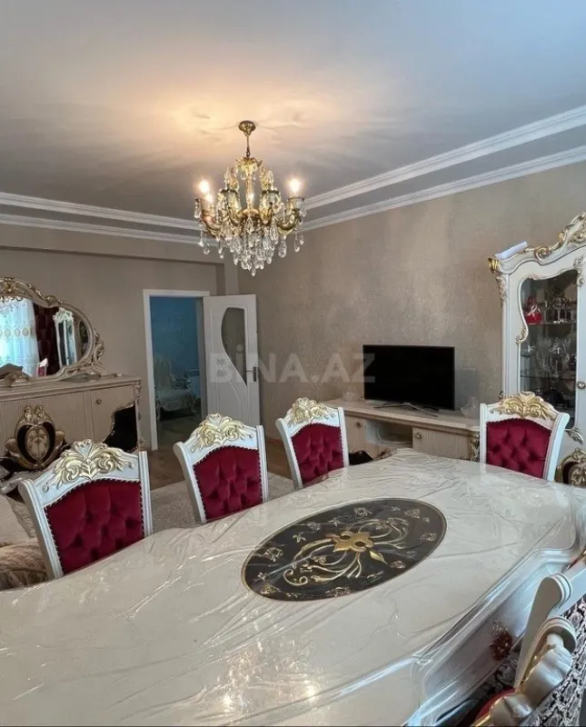 Satılır 2 otaqlı mənzil 82 m²