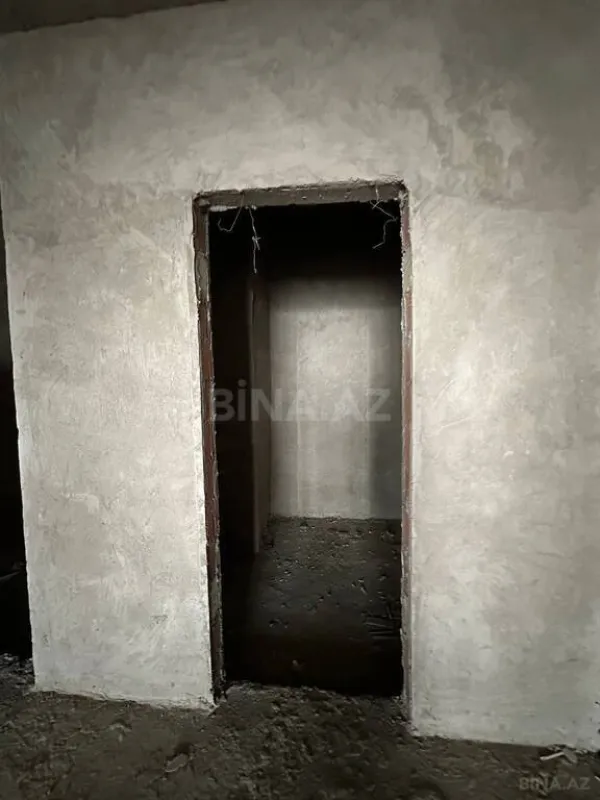 Satılır 4 otaqlı mənzil 188 m²