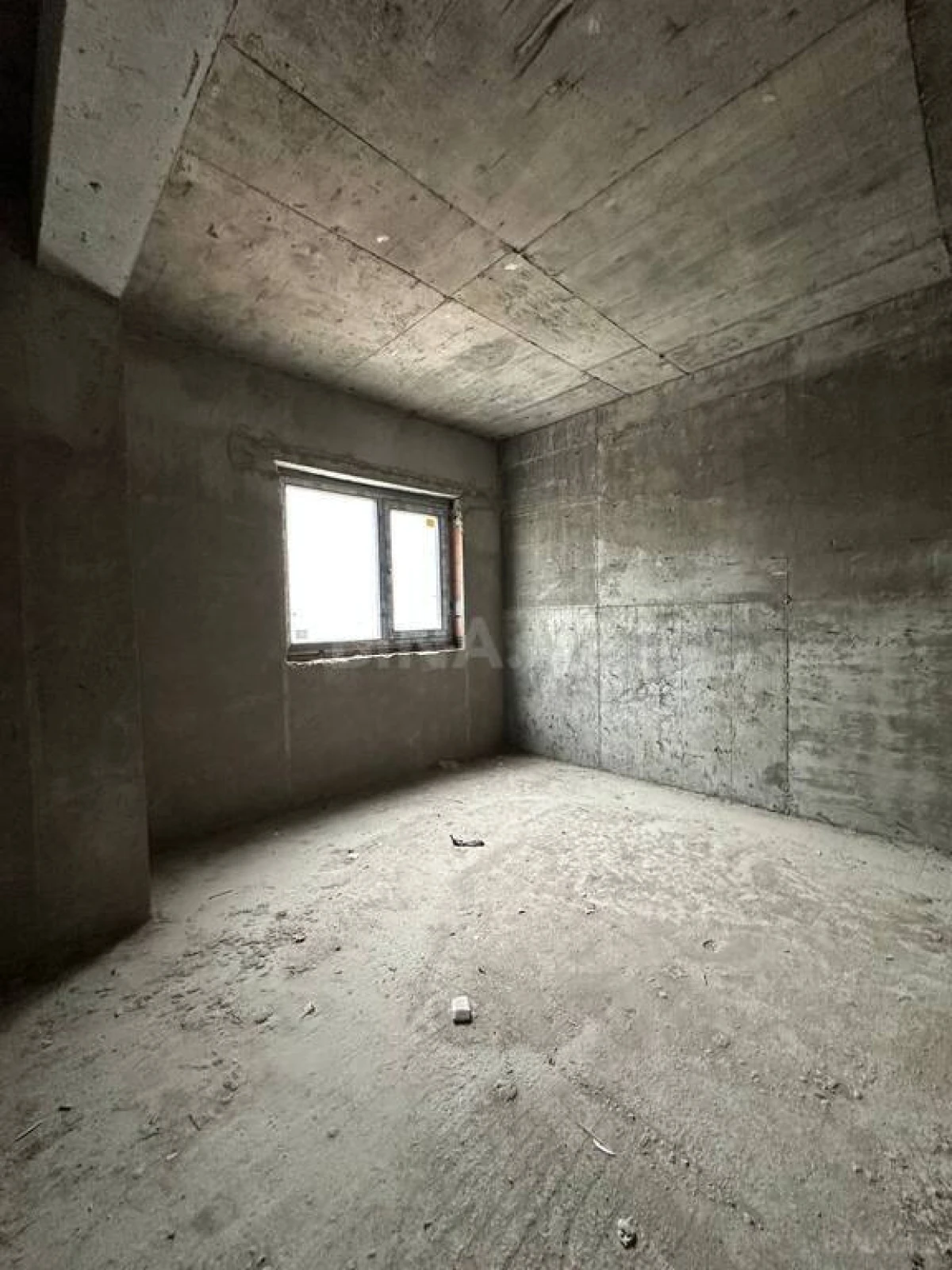 Satılır 4 otaqlı mənzil 188 m²