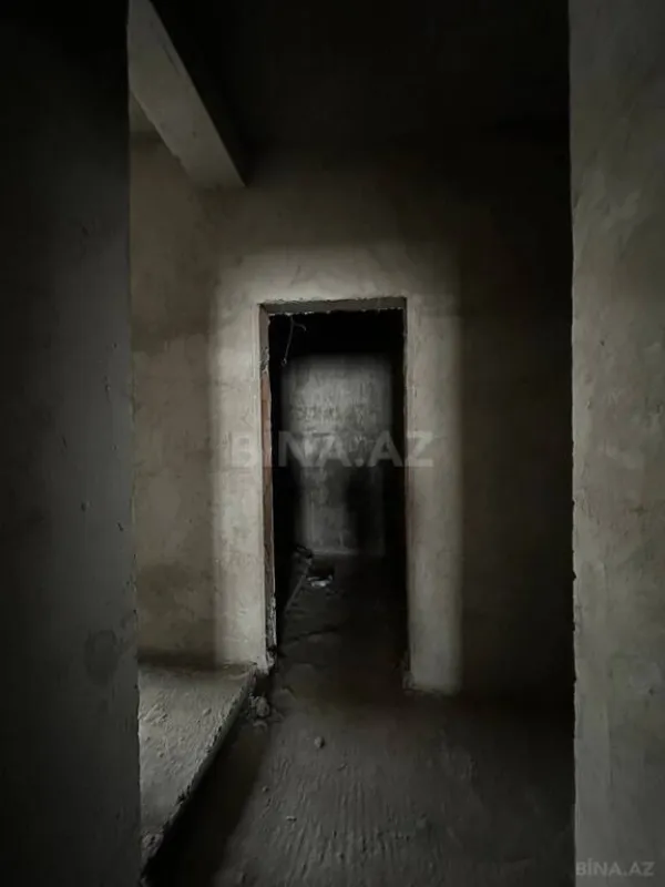 Satılır 4 otaqlı mənzil 188 m²