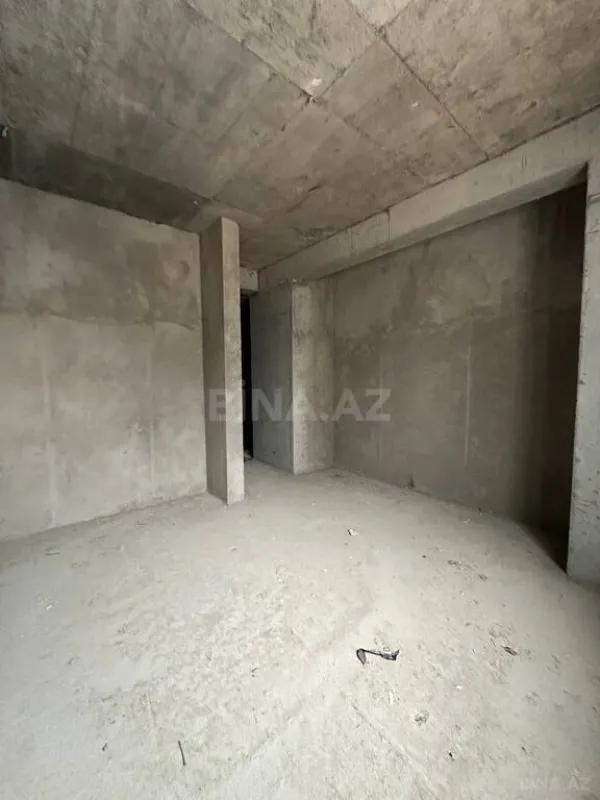 Satılır 4 otaqlı mənzil 188 m²