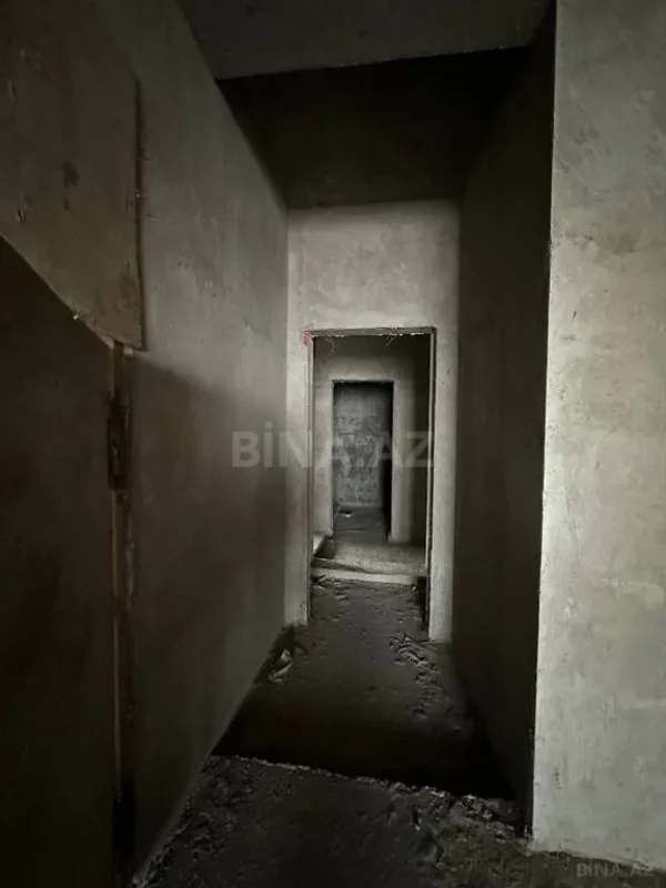 Satılır 4 otaqlı mənzil 188 m²