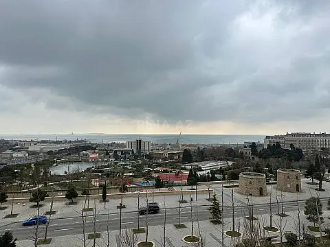 Satılır 4 otaqlı mənzil 188 m²