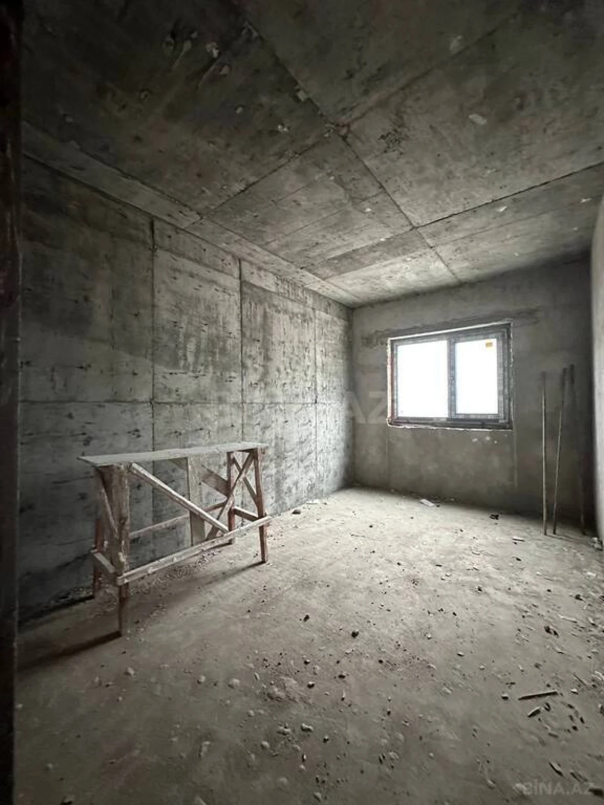 Satılır 4 otaqlı mənzil 188 m²