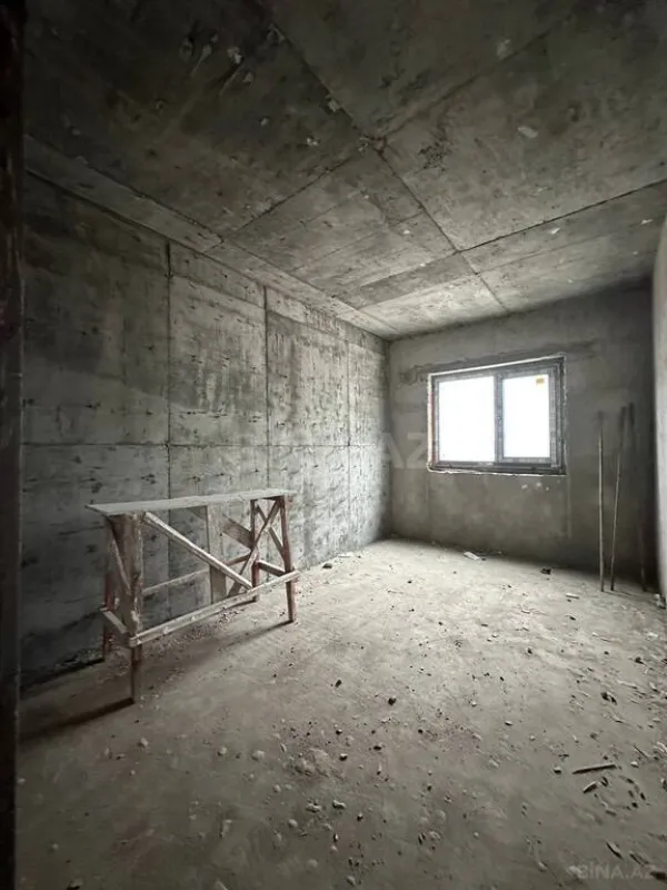 Satılır 4 otaqlı mənzil 188 m²