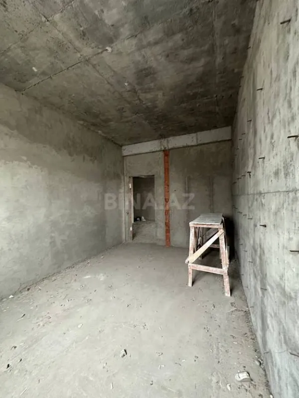 Satılır 4 otaqlı mənzil 188 m²