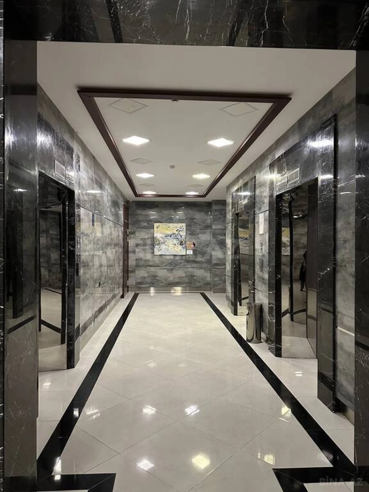 Satılır 4 otaqlı mənzil 188 m²