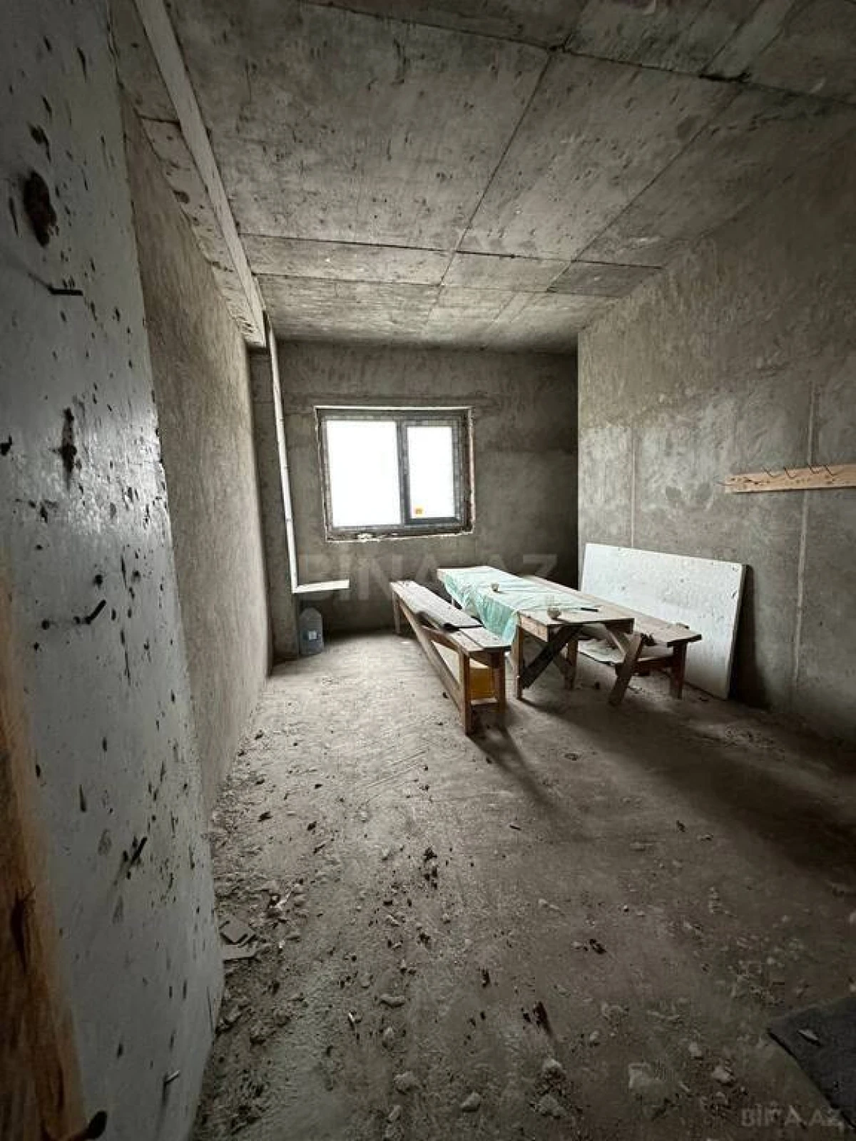 Satılır 4 otaqlı mənzil 188 m²