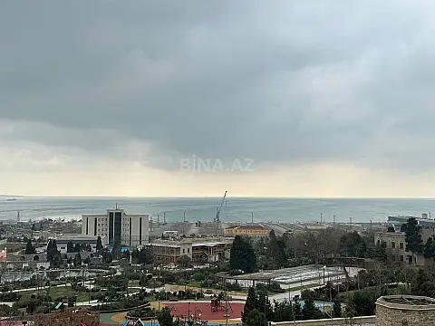 Satılır 4 otaqlı mənzil 188 m²