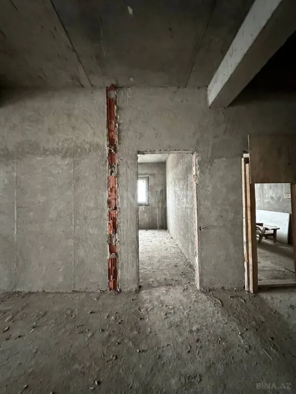 Satılır 4 otaqlı mənzil 188 m²