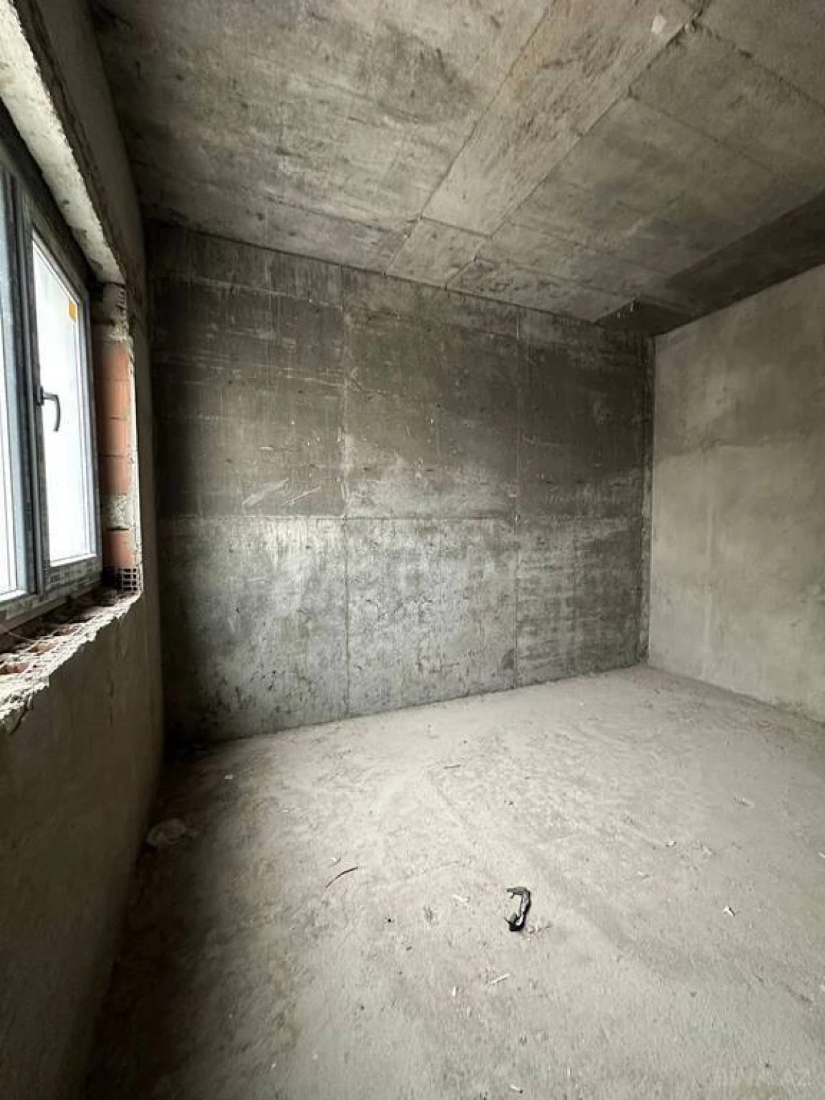 Satılır 4 otaqlı mənzil 188 m²