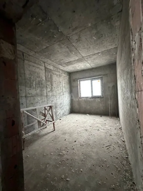 Satılır 4 otaqlı mənzil 188 m²