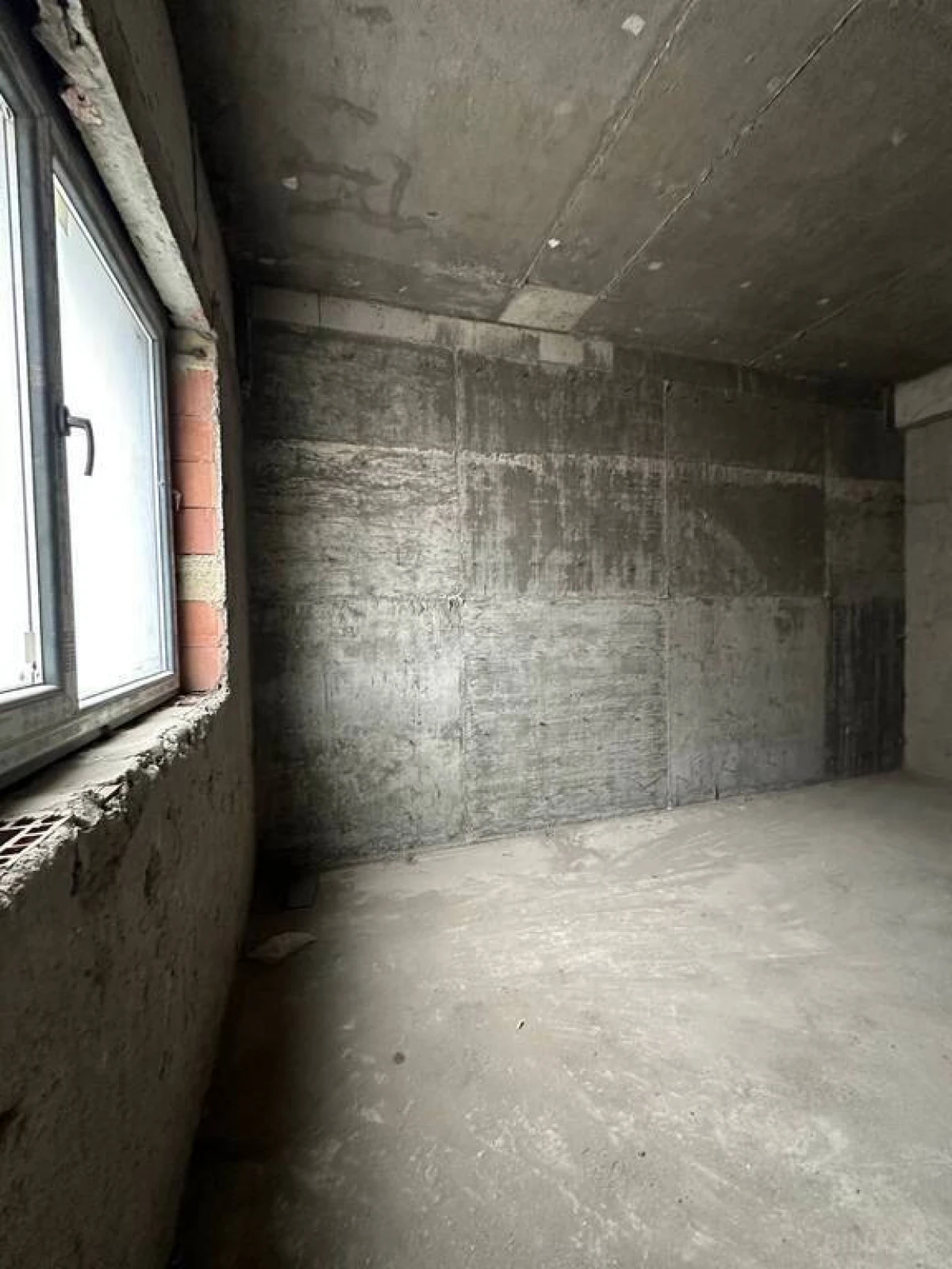 Satılır 3 otaqlı mənzil 158 m²