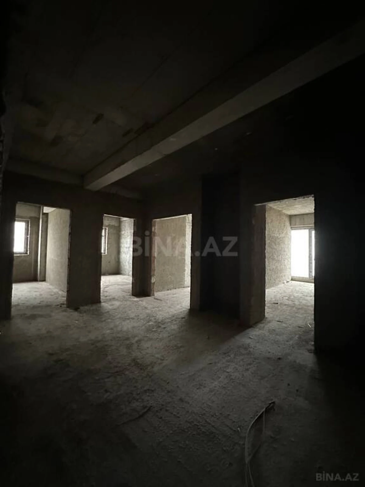 Satılır 3 otaqlı mənzil 158 m²