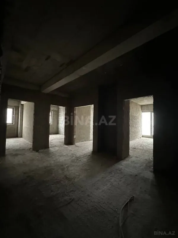 Satılır 3 otaqlı mənzil 158 m²