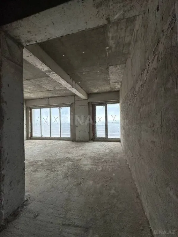 Satılır 3 otaqlı mənzil 158 m²