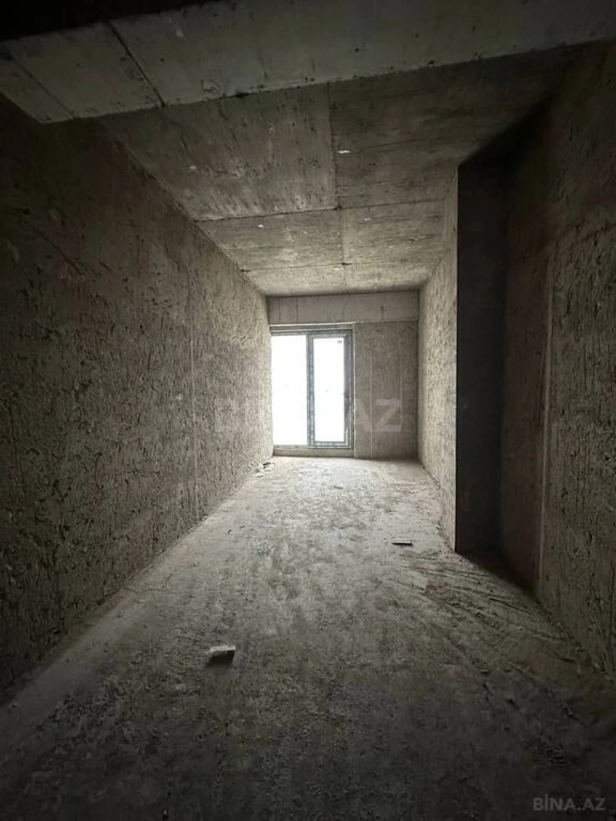 Satılır 3 otaqlı mənzil 158 m²