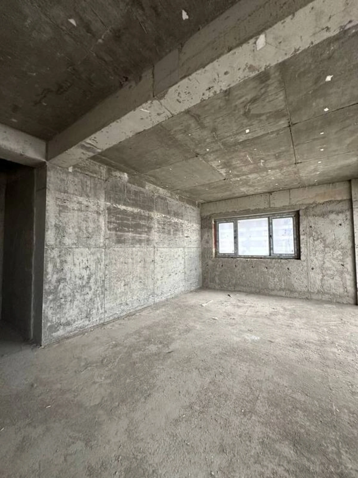 Satılır 3 otaqlı mənzil 158 m²