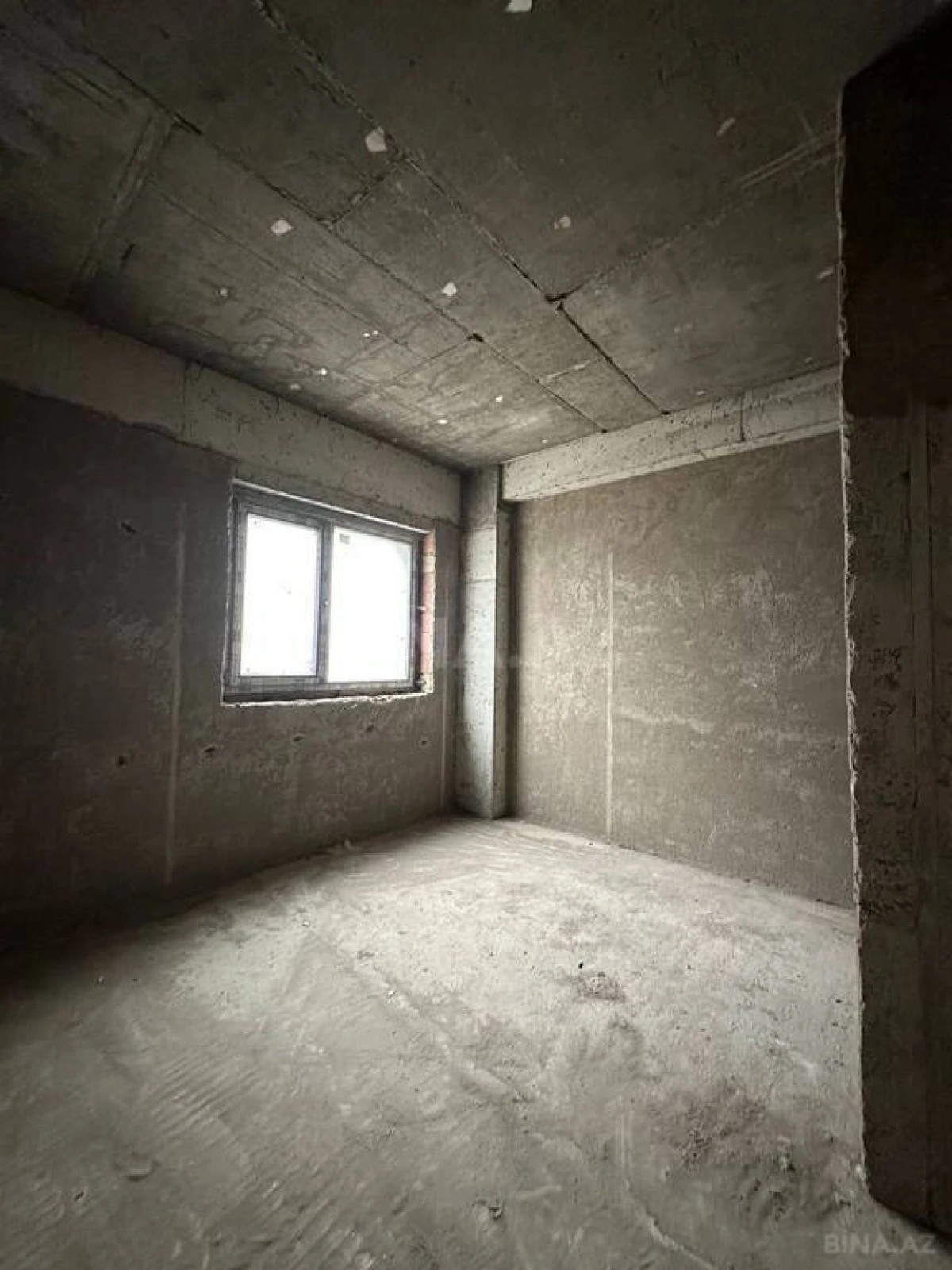 Satılır 3 otaqlı mənzil 158 m²