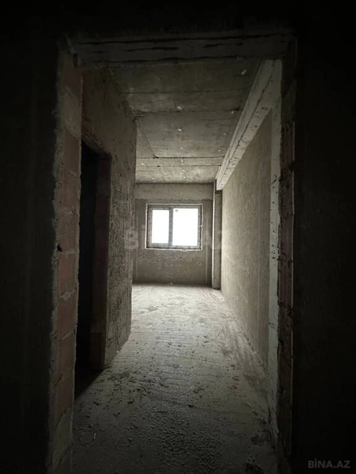 Satılır 3 otaqlı mənzil 158 m²