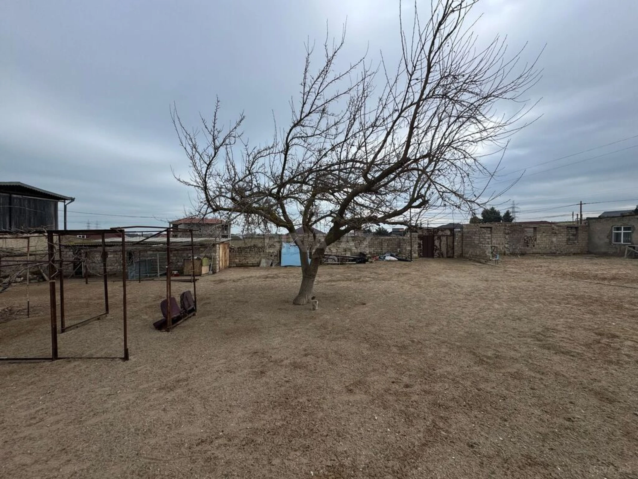 Satılır torpaq sahəsi 12 m²