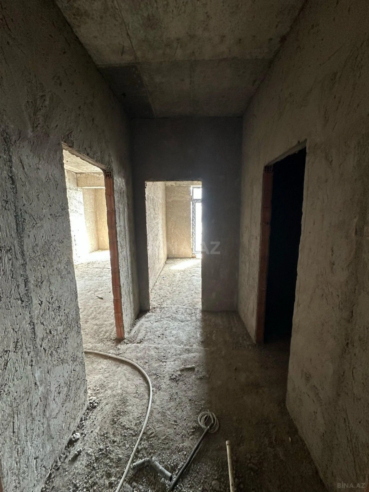 Satılır 1 otaqlı mənzil 68.2 m²