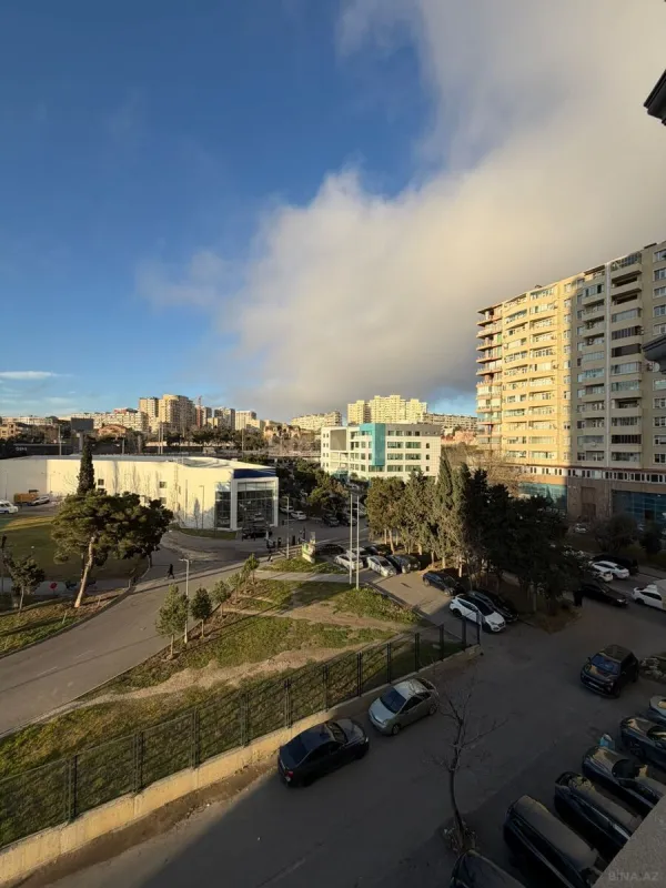 Satılır 1 otaqlı mənzil 68.2 m²