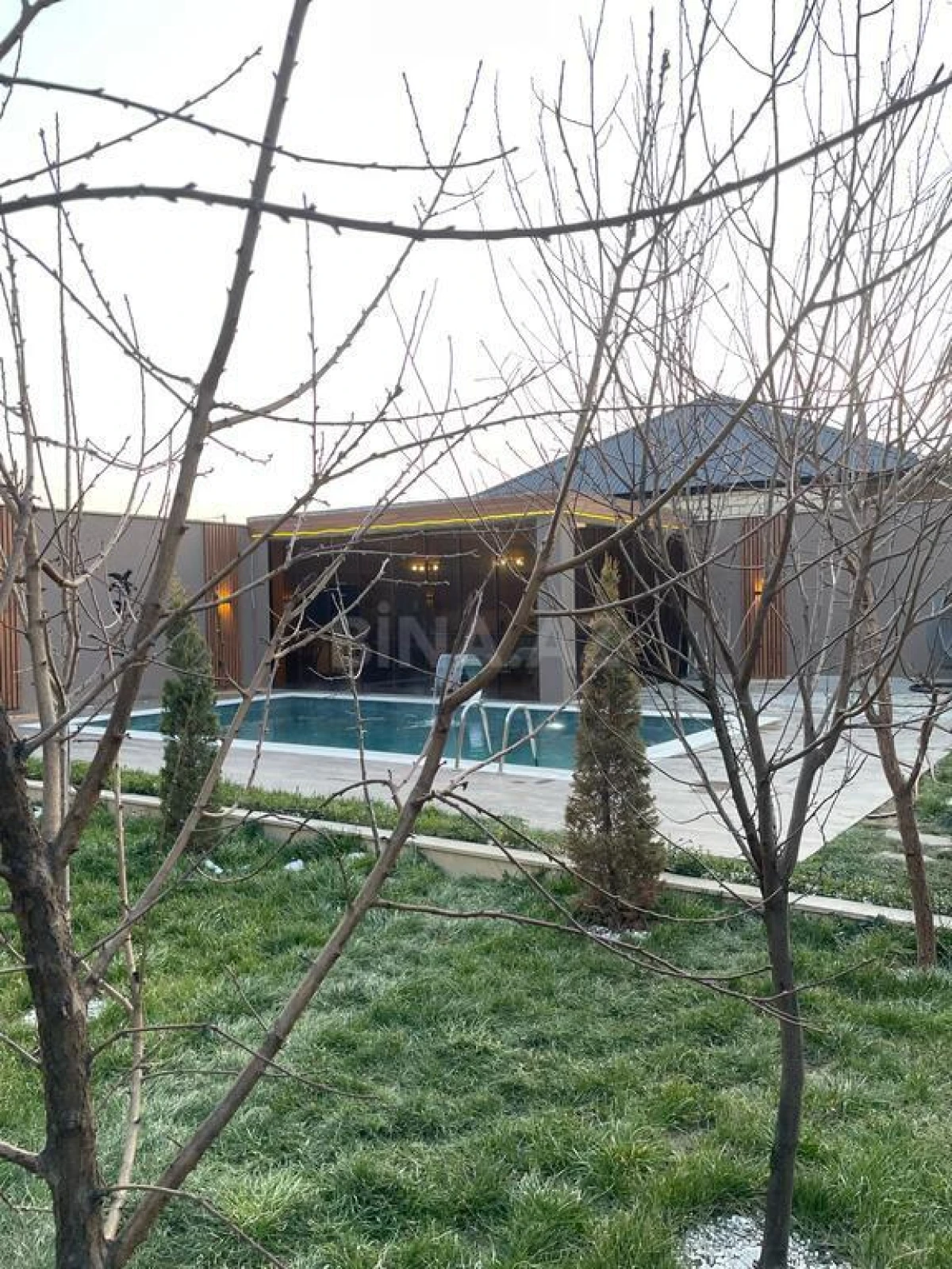 Kirayə verilir 4 otaqlı həyət evi 300 m²