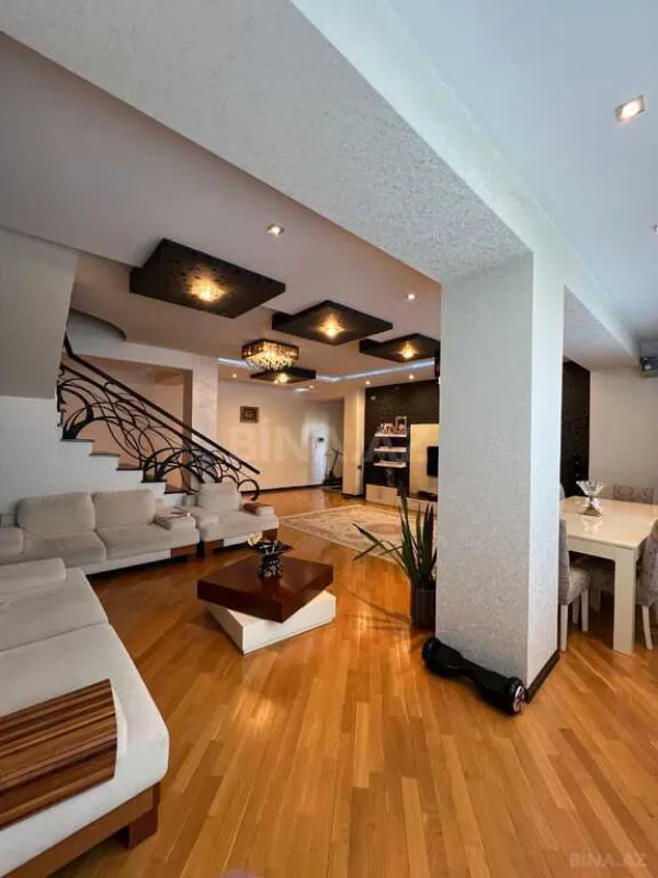 Satılır 3 otaqlı mənzil 160 m²