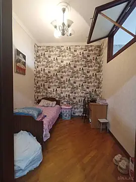Satılır 4 otaqlı mənzil 130 m²