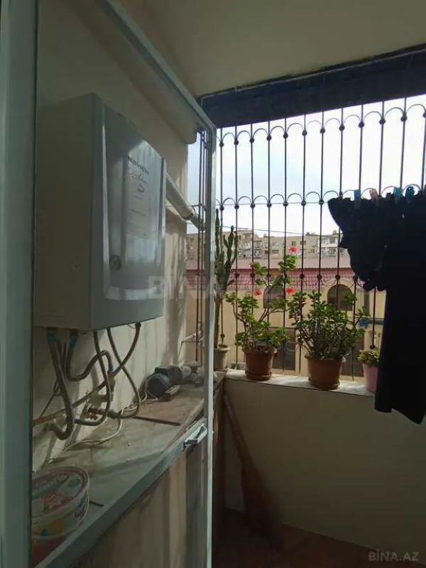 Satılır 4 otaqlı mənzil 130 m²