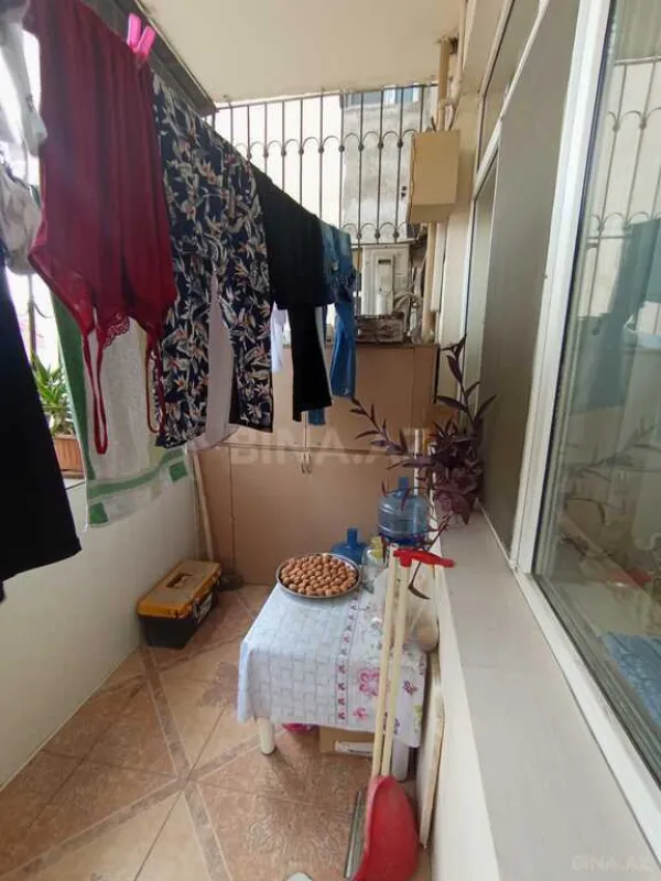 Satılır 4 otaqlı mənzil 130 m²