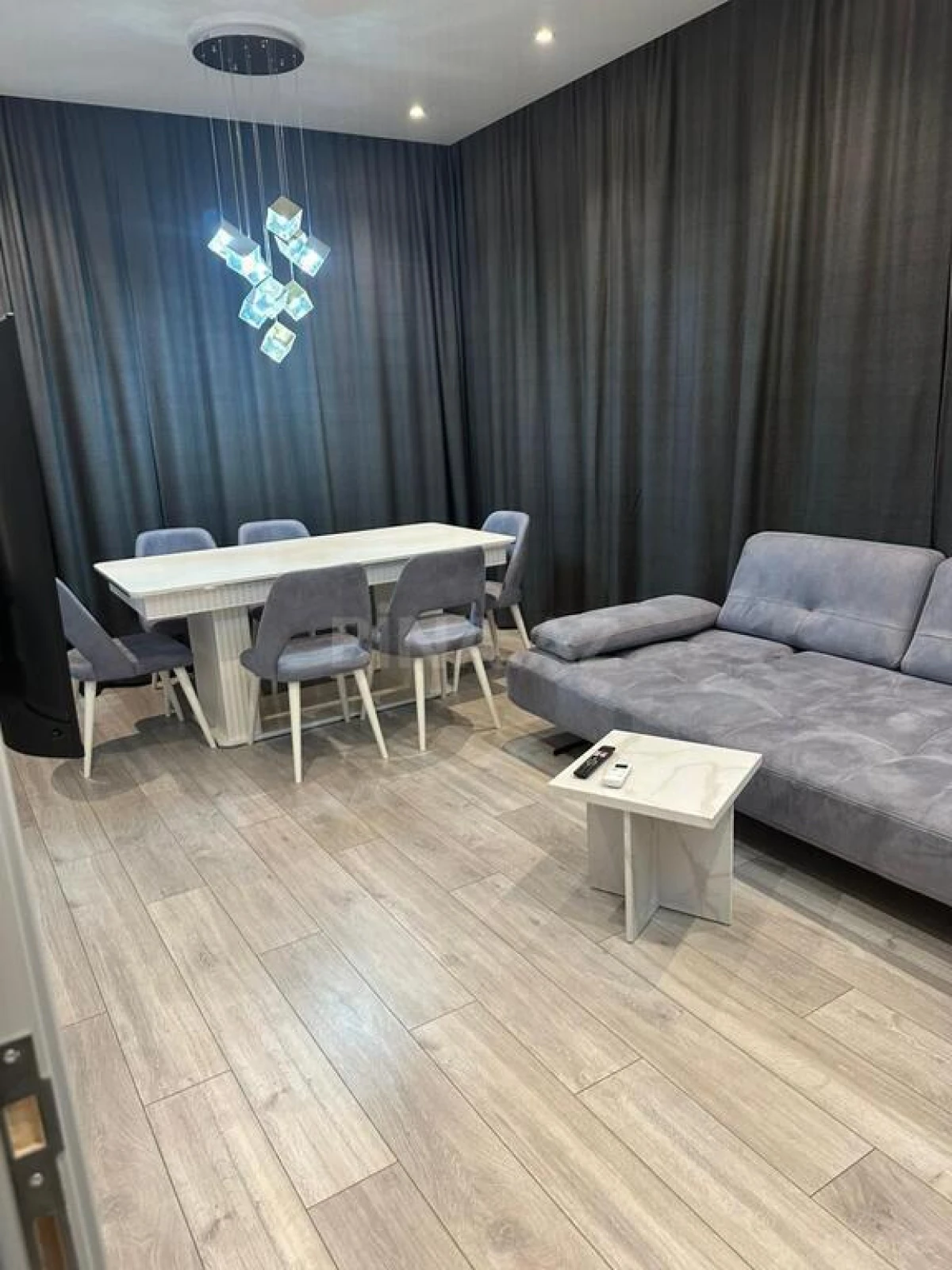 Kirayə verilir 2 otaqlı mənzil 66 m²