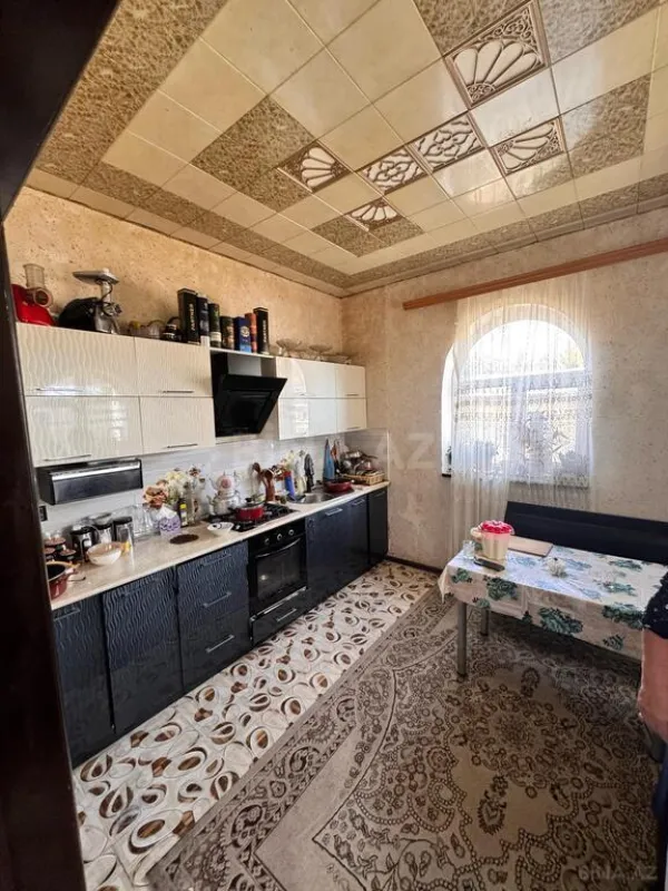 Satılır 5 otaqlı həyət evi 300 m²