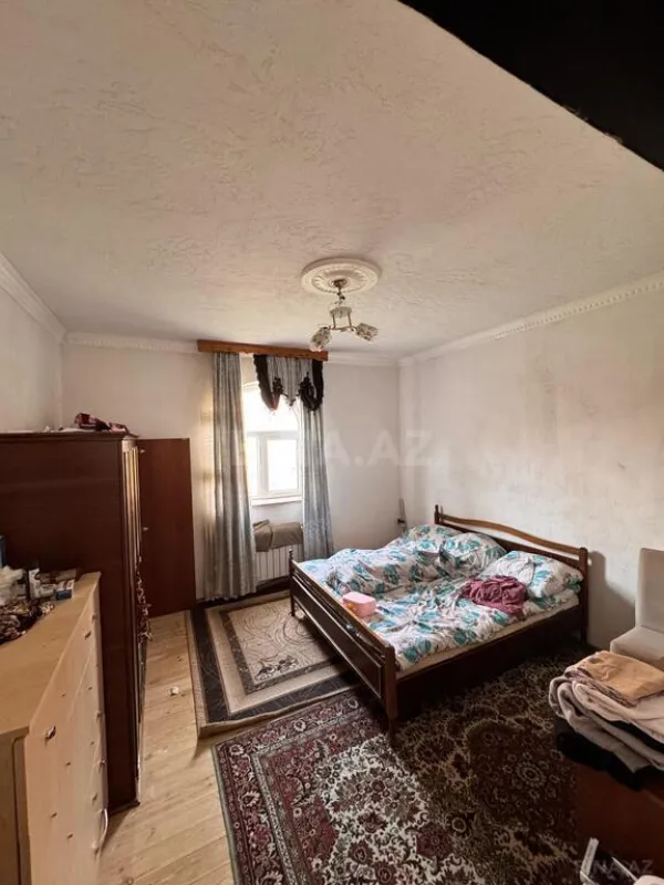 Satılır 5 otaqlı həyət evi 300 m²