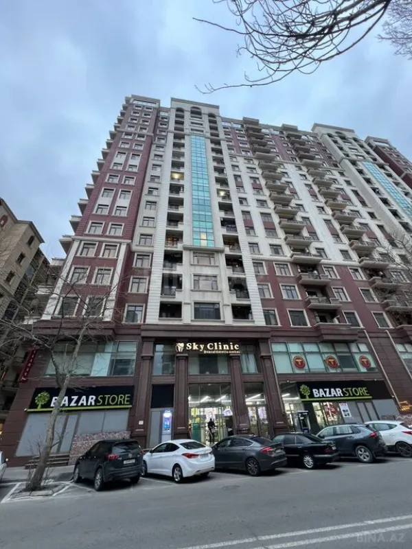 Satılır 3 otaqlı mənzil 135 m²