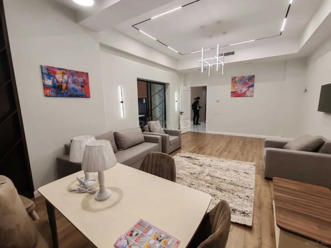 Kirayə verilir 3 otaqlı mənzil 135 m²