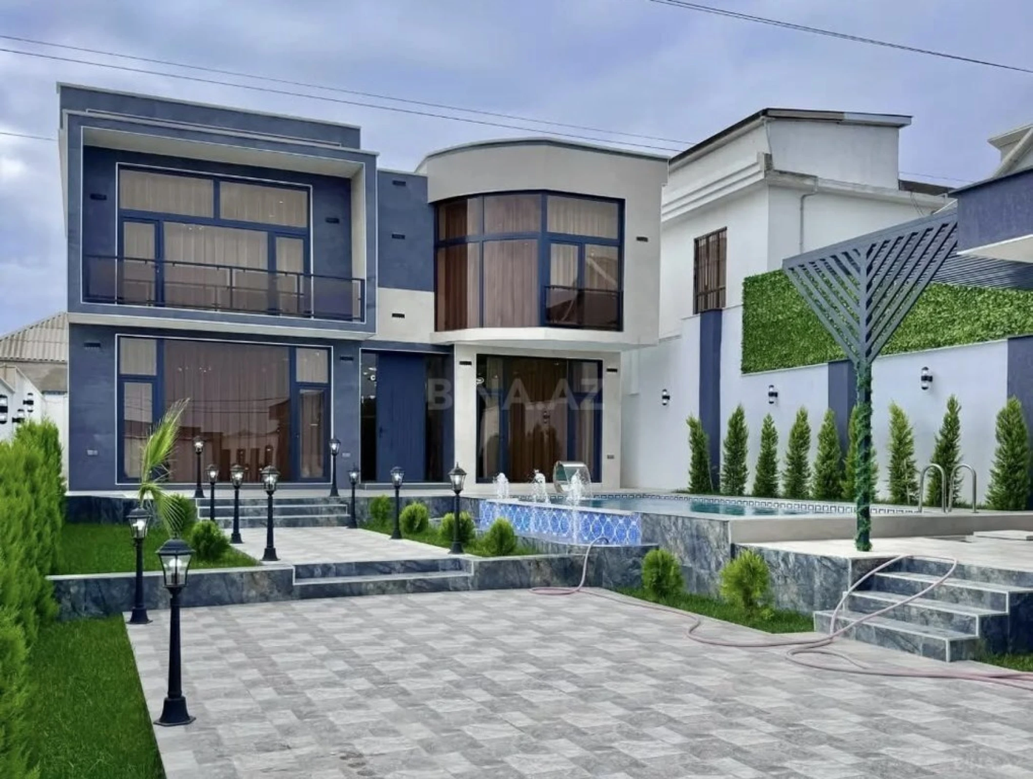 Satılır 4 otaqlı həyət evi 220 m²