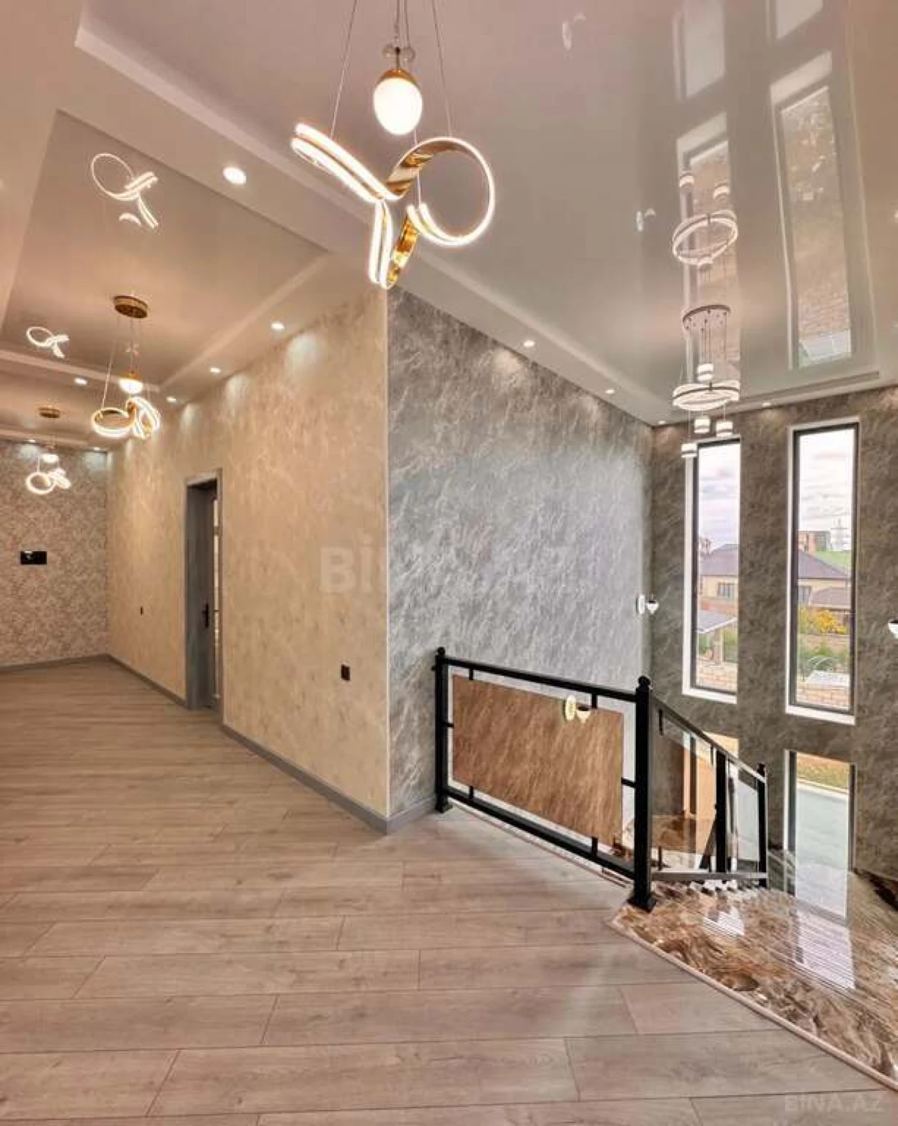 Satılır 4 otaqlı həyət evi 220 m²