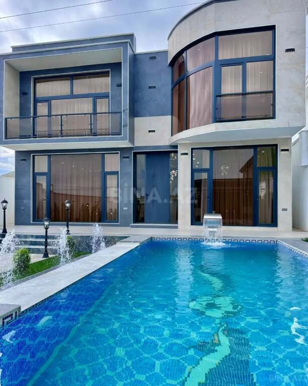 Satılır 4 otaqlı həyət evi 220 m²