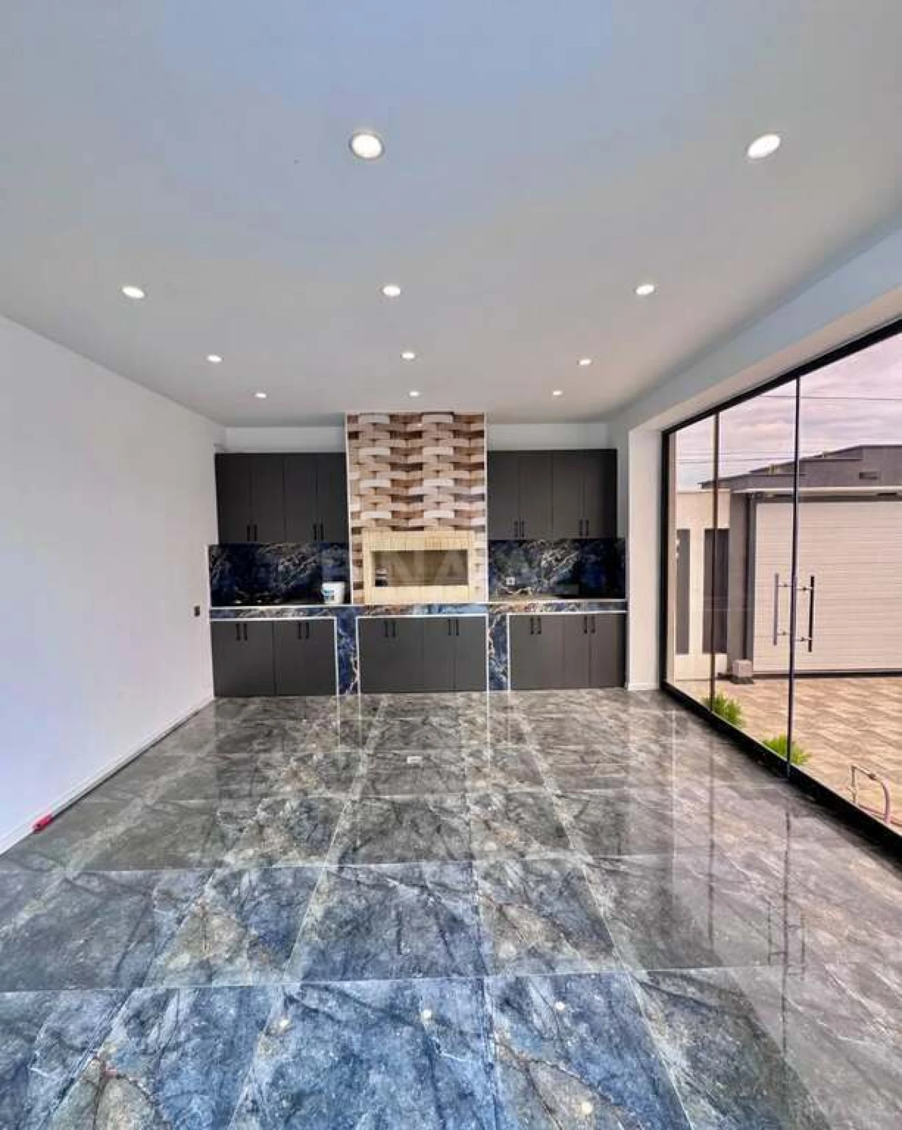 Satılır 4 otaqlı həyət evi 220 m²